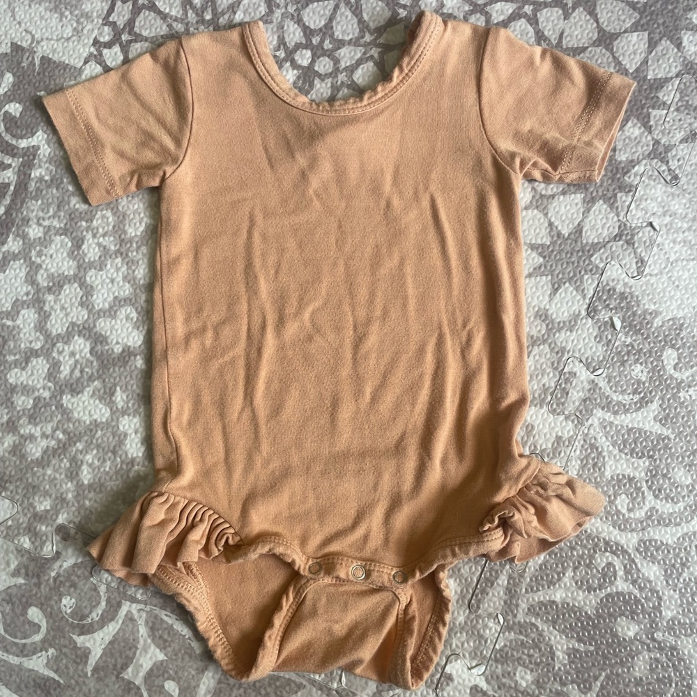 Kate Quinn Ruffle Bodysuit (3-6M)